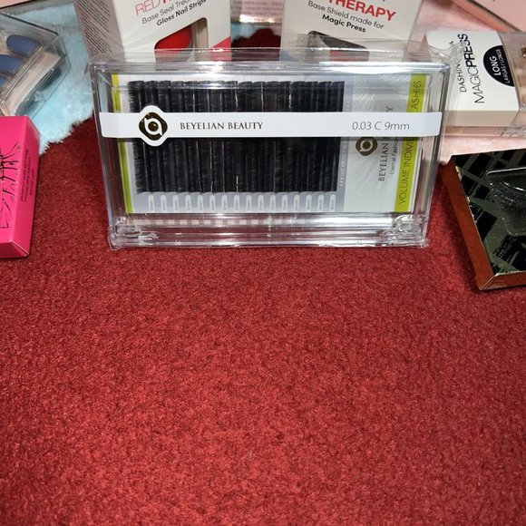 GRAB BAG FOR EYELASH AND NAILS!! - Picture 3 of 14